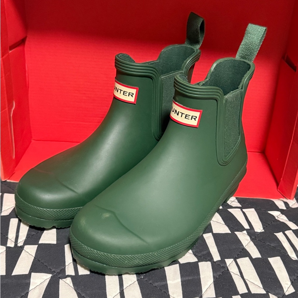 NIB Hunter Women’s Original Chelsea Boots in Hunter Green Size 6